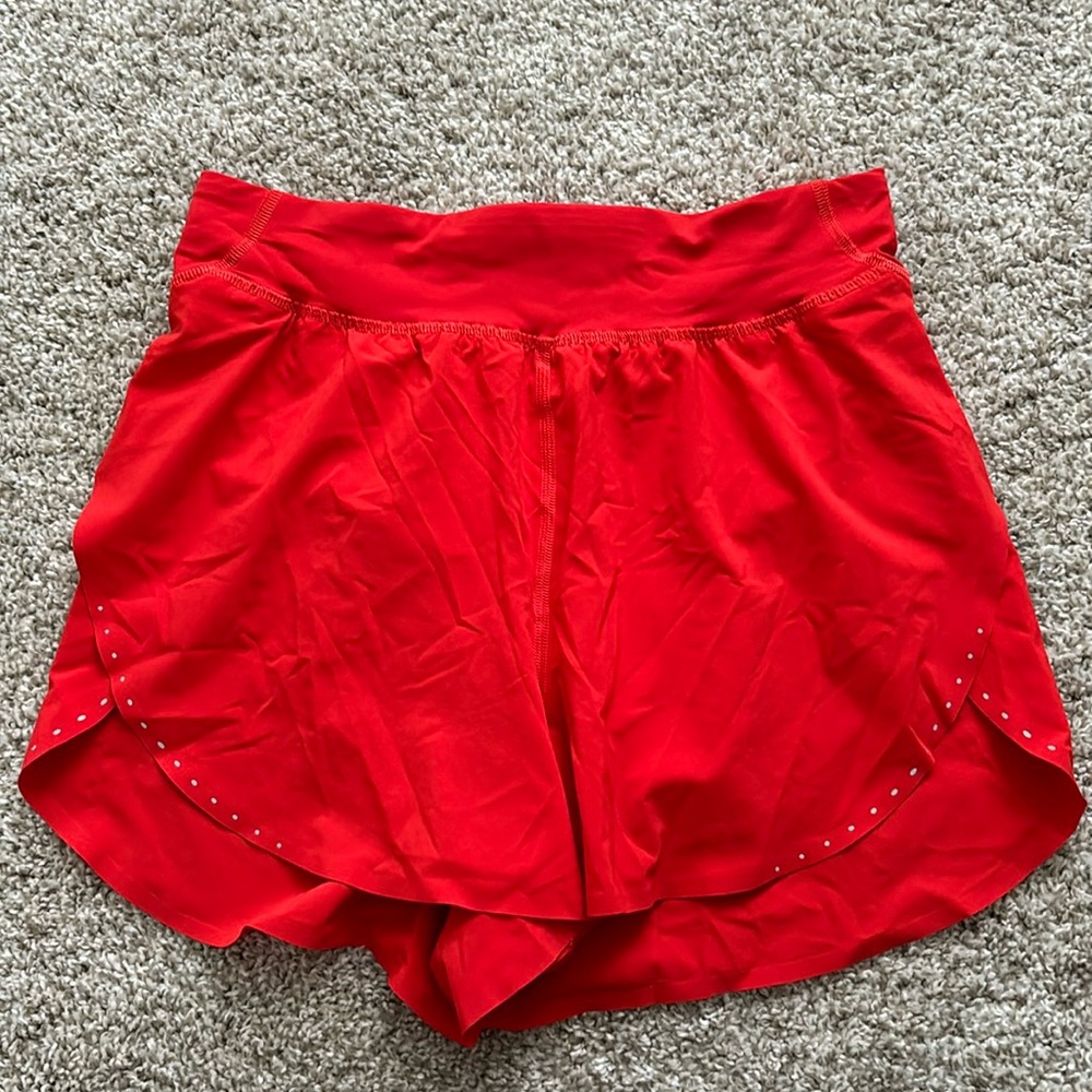 Lululemon fast and free 3in shorts size 4 hot heat